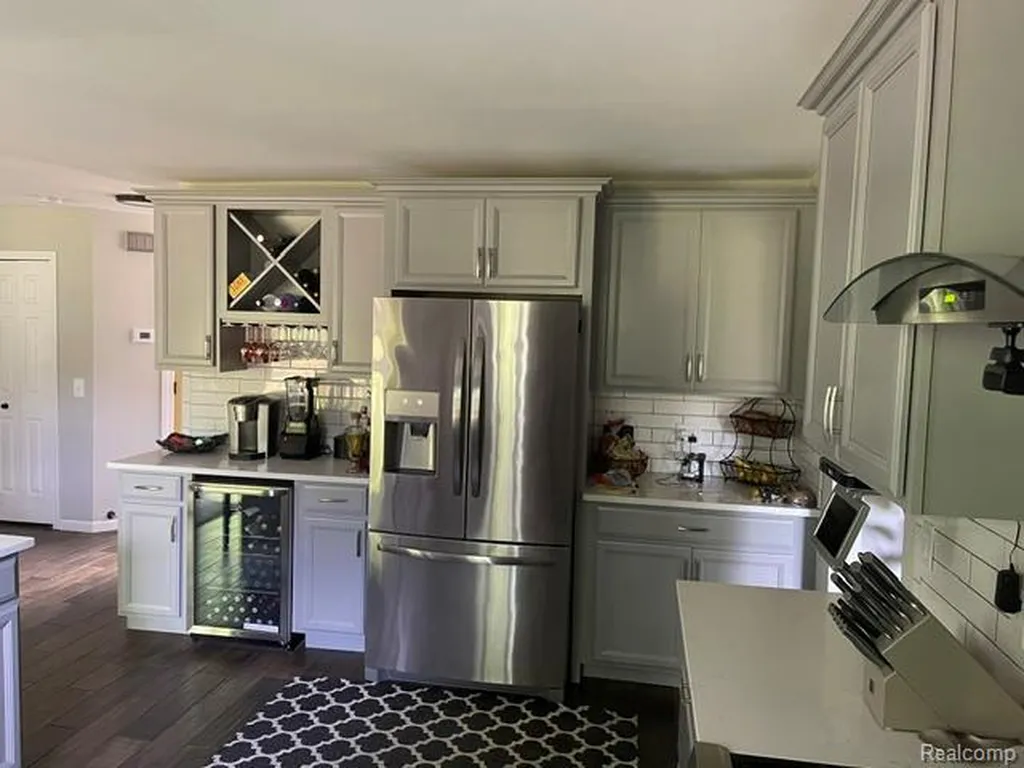 5827 Woodfield Parkway Grand Blanc Charter Township MI 48439