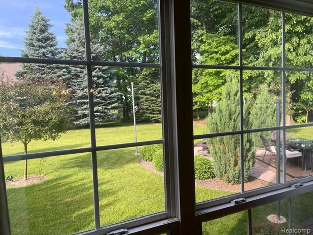 5827 Woodfield Parkway Grand Blanc Charter Township MI 48439