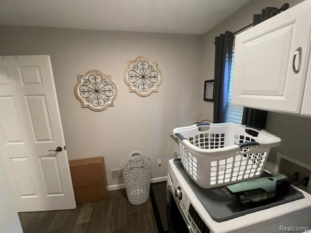 5827 Woodfield Parkway Grand Blanc Charter Township MI 48439