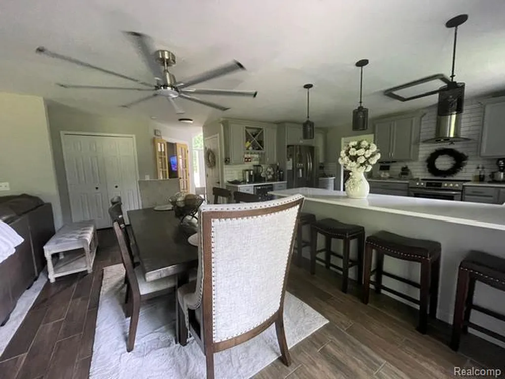 5827 Woodfield Parkway Grand Blanc Charter Township MI 48439