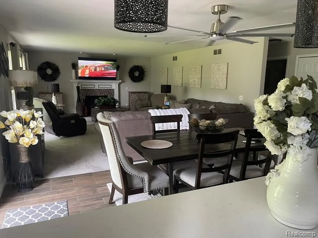 5827 Woodfield Parkway Grand Blanc Charter Township MI 48439
