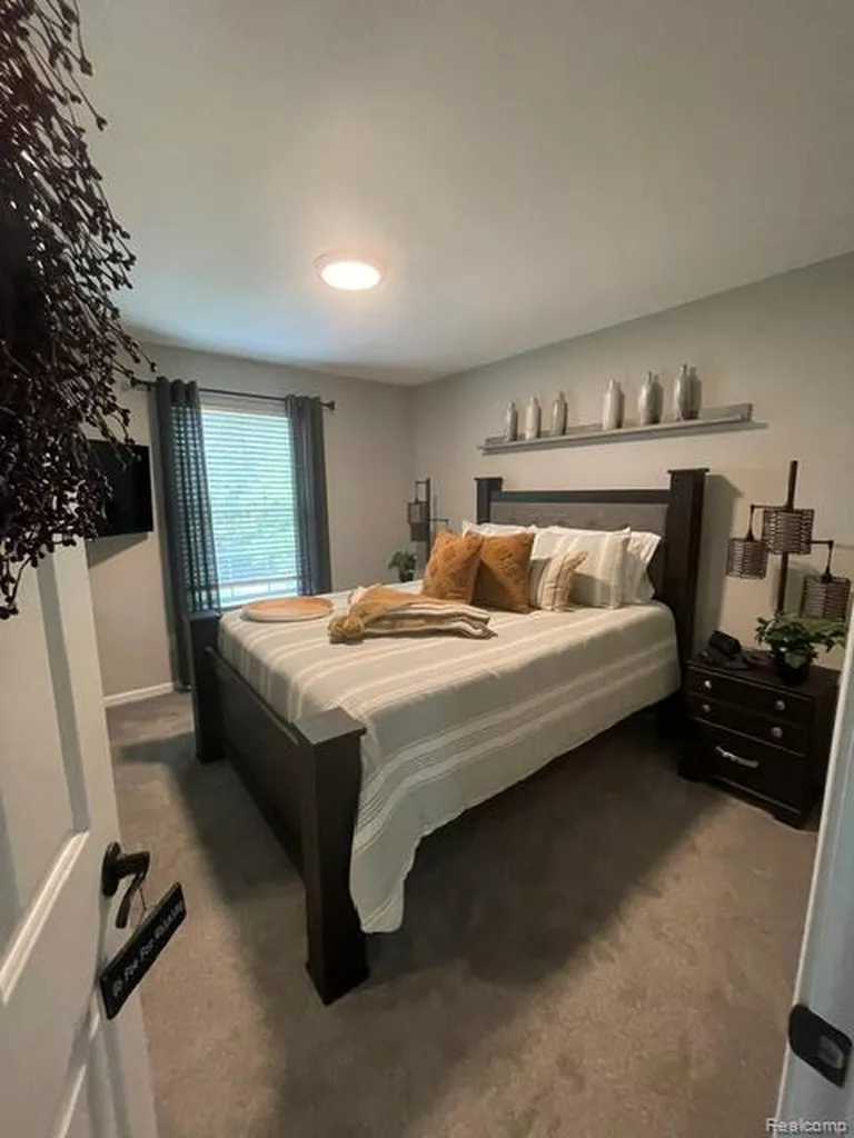 5827 Woodfield Parkway Grand Blanc Charter Township MI 48439