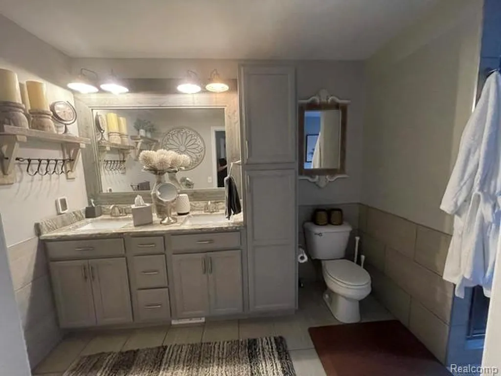 5827 Woodfield Parkway Grand Blanc Charter Township MI 48439