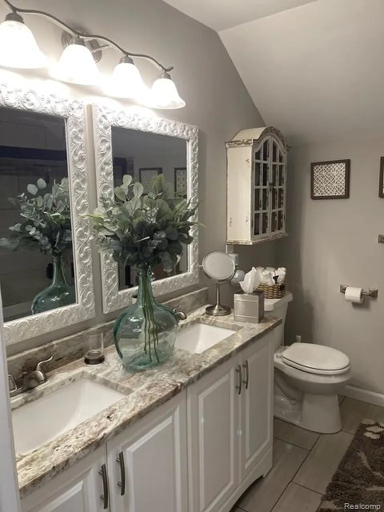 5827 Woodfield Parkway Grand Blanc Charter Township MI 48439