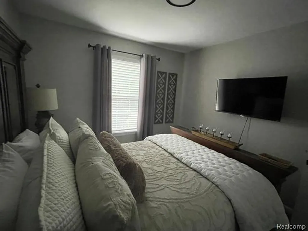 5827 Woodfield Parkway Grand Blanc Charter Township MI 48439