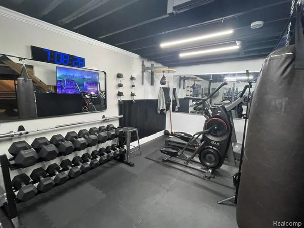 5827 Woodfield Parkway Grand Blanc Charter Township MI 48439