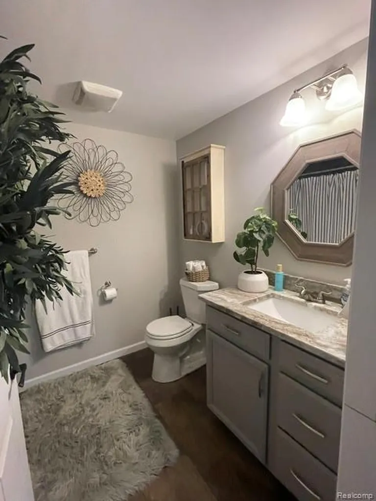 5827 Woodfield Parkway Grand Blanc Charter Township MI 48439