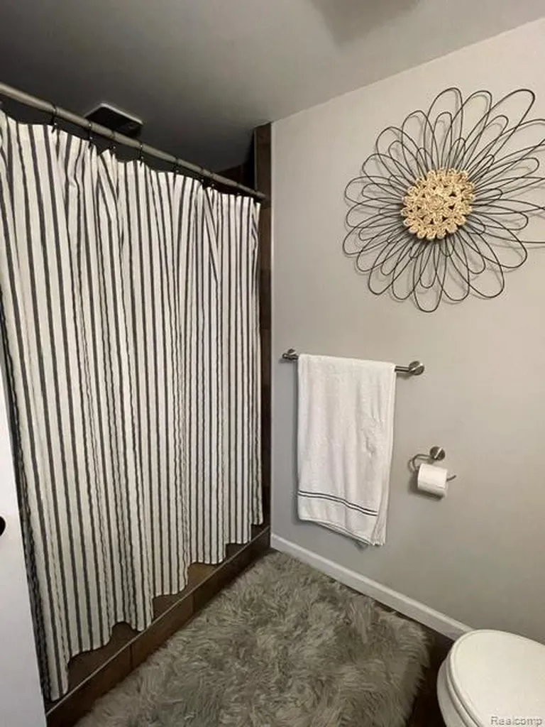 5827 Woodfield Parkway Grand Blanc Charter Township MI 48439