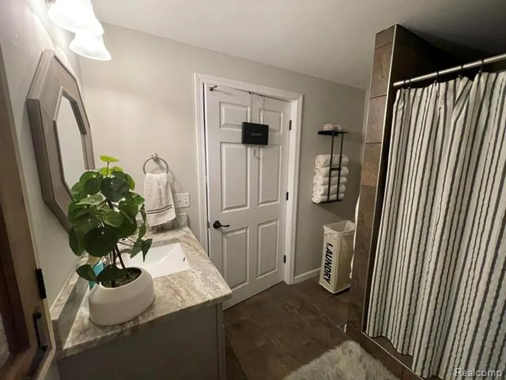 5827 Woodfield Parkway Grand Blanc Charter Township MI 48439