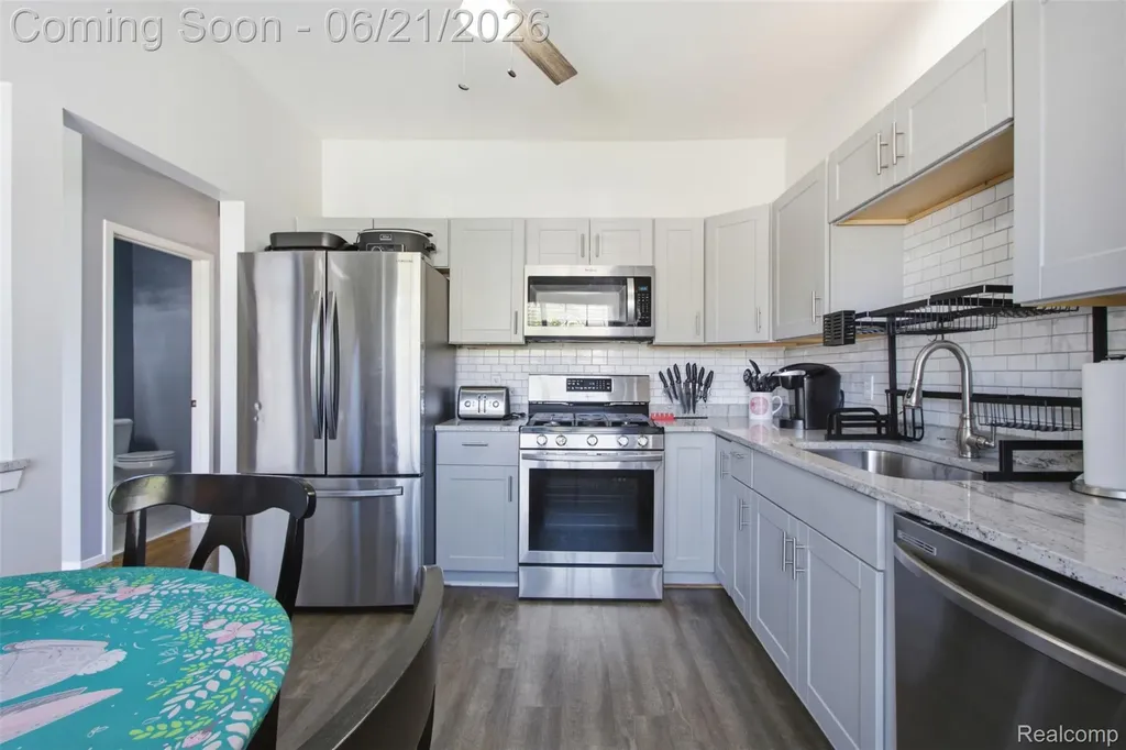 41852 Cantebury Drive Novi City MI 48377