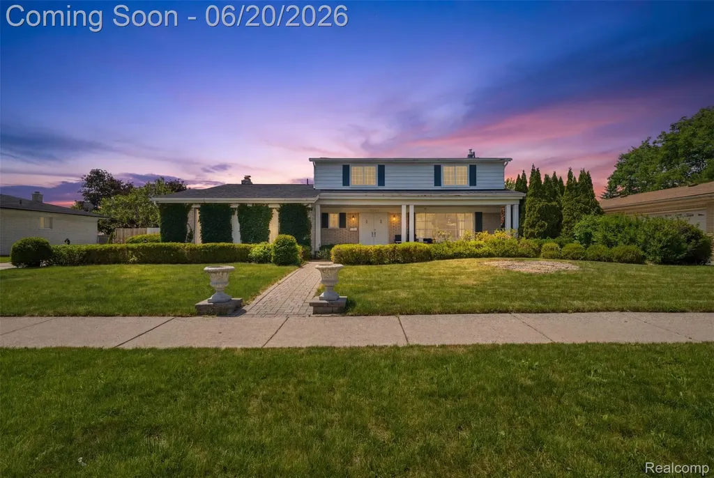 32007 Claeys Drive Warren City MI 48093