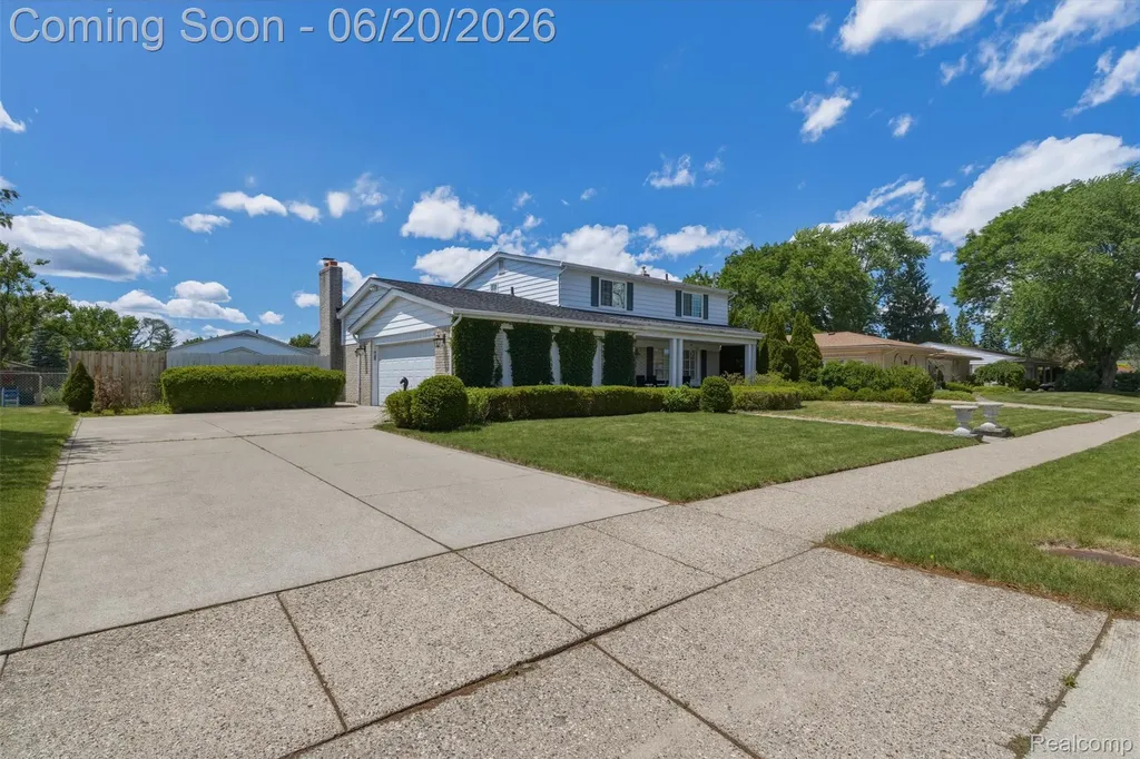 32007 Claeys Drive Warren City MI 48093