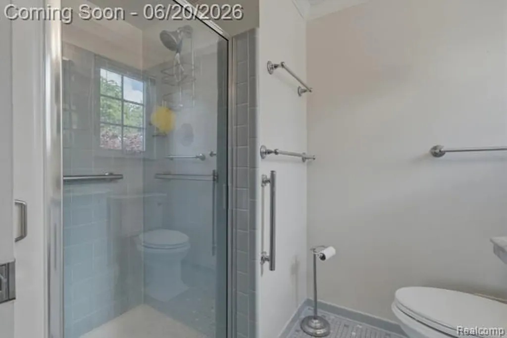 32007 Claeys Drive Warren City MI 48093