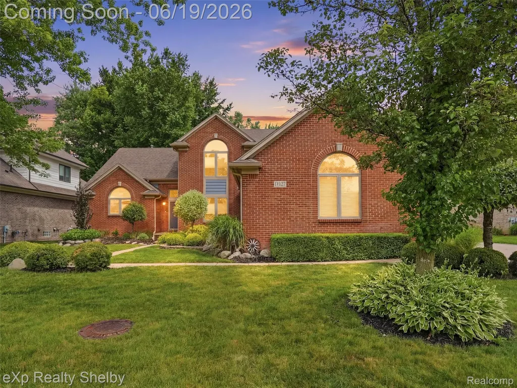 11127 Minnfrank Drive Shelby Charter Township MI 48316