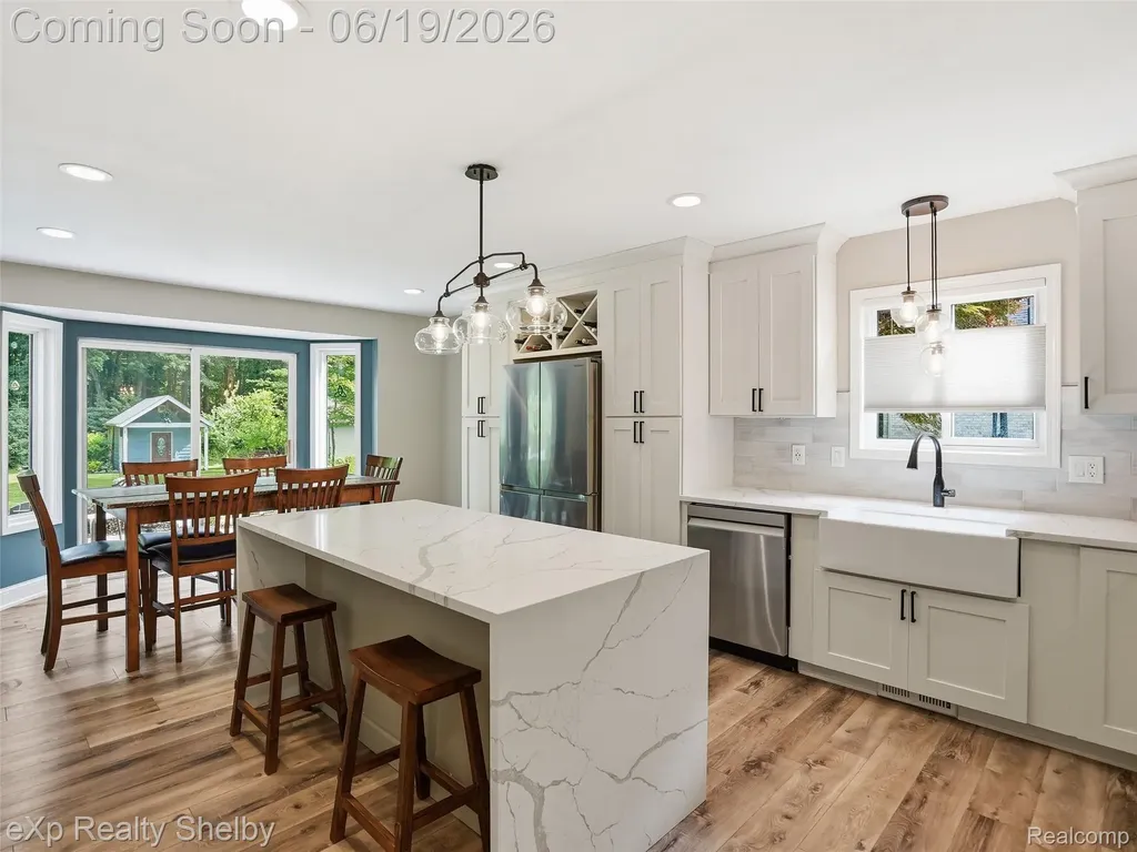 11127 Minnfrank Drive Shelby Charter Township MI 48316