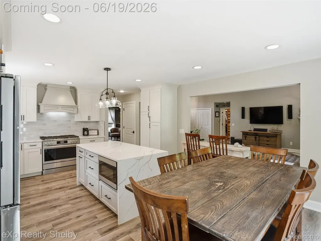 11127 Minnfrank Drive Shelby Charter Township MI 48316