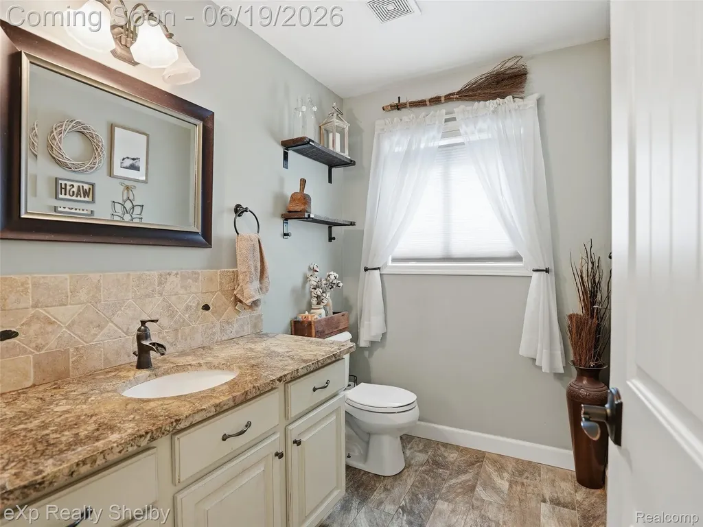 11127 Minnfrank Drive Shelby Charter Township MI 48316