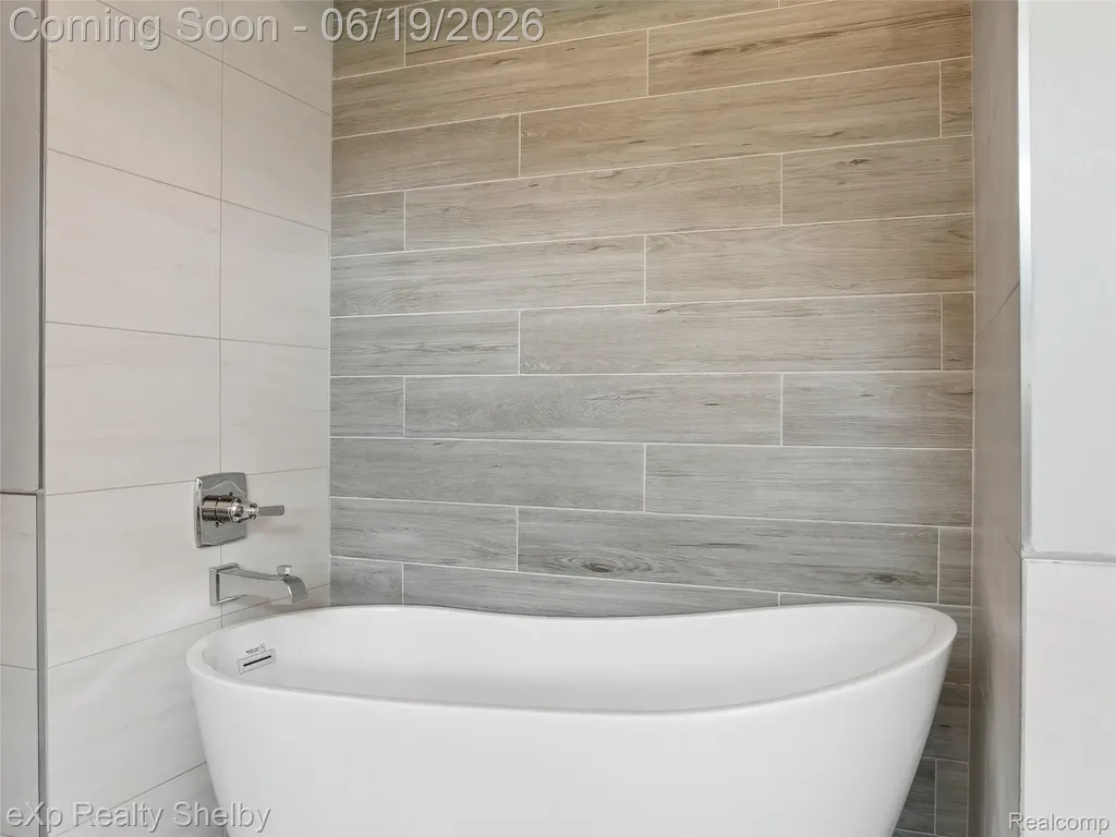 11127 Minnfrank Drive Shelby Charter Township MI 48316