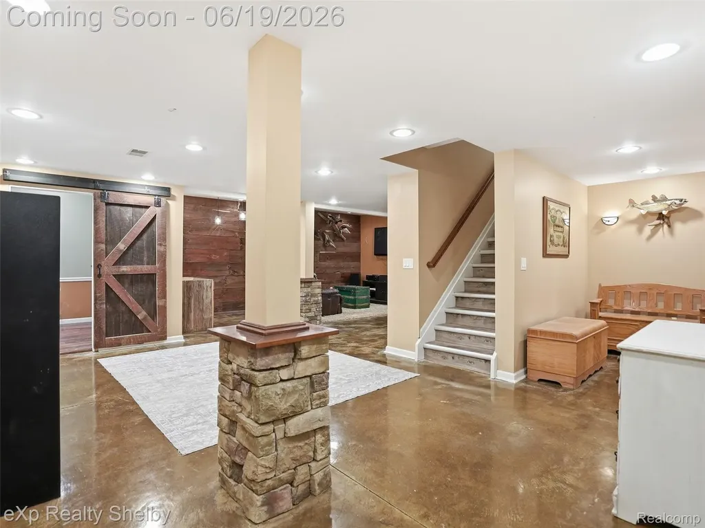 11127 Minnfrank Drive Shelby Charter Township MI 48316
