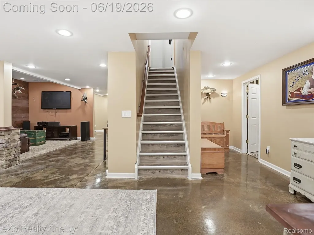 11127 Minnfrank Drive Shelby Charter Township MI 48316