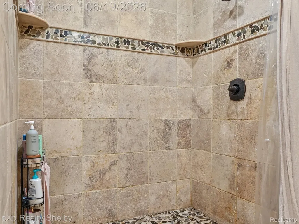 11127 Minnfrank Drive Shelby Charter Township MI 48316