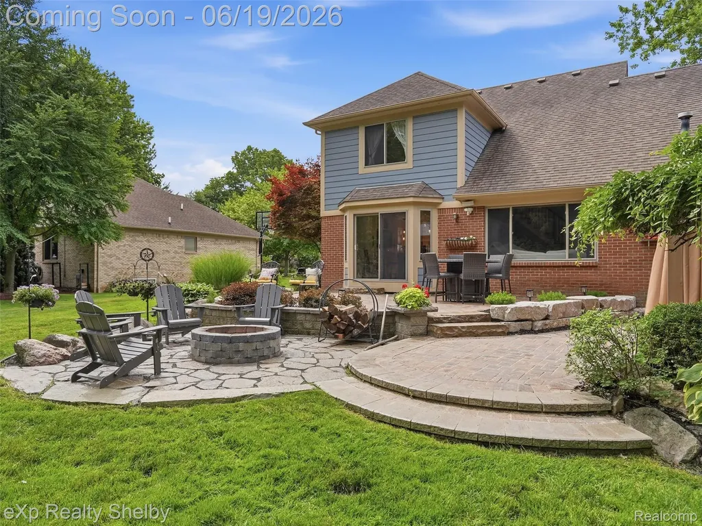 11127 Minnfrank Drive Shelby Charter Township MI 48316