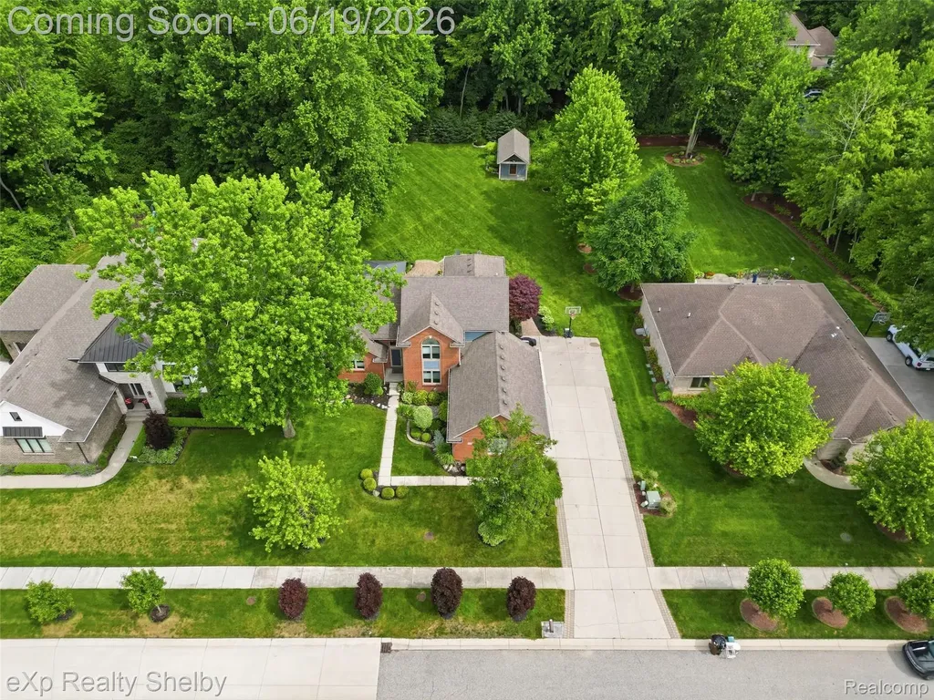 11127 Minnfrank Drive Shelby Charter Township MI 48316