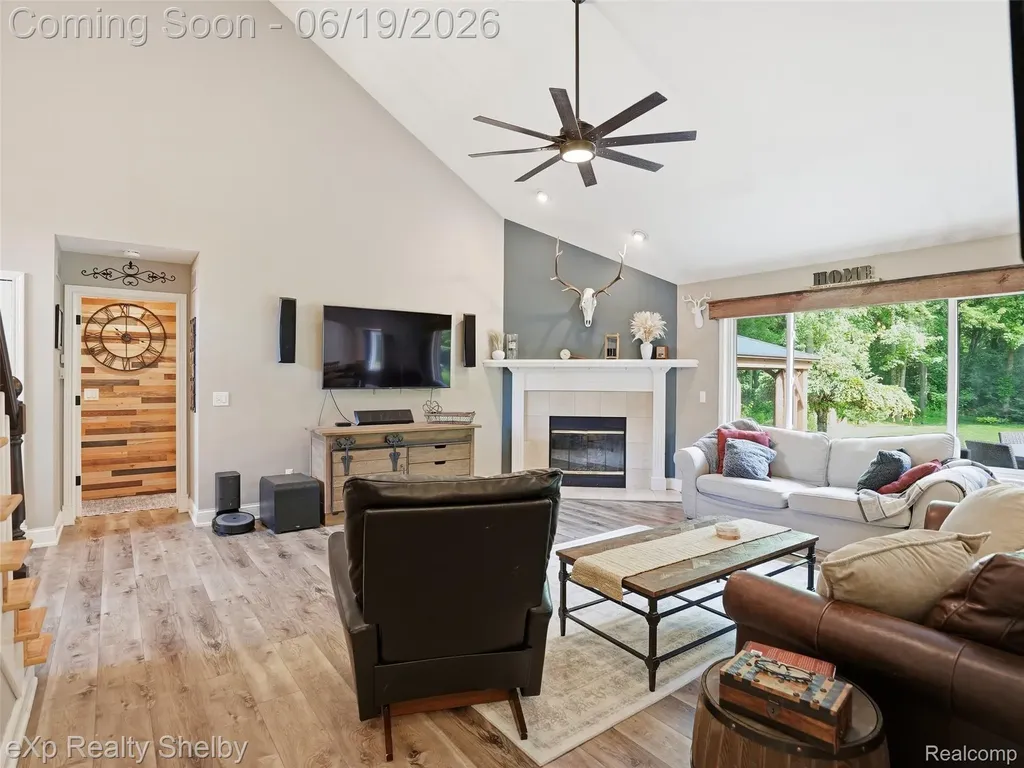 11127 Minnfrank Drive Shelby Charter Township MI 48316