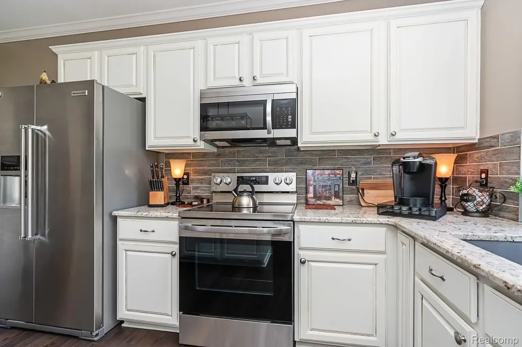 1815 Ring Neck Drive Rochester City MI 48307