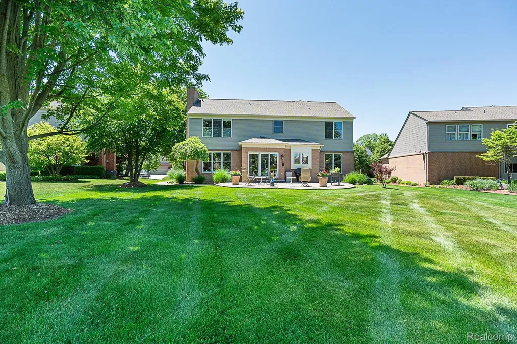 1815 Ring Neck Drive Rochester City MI 48307