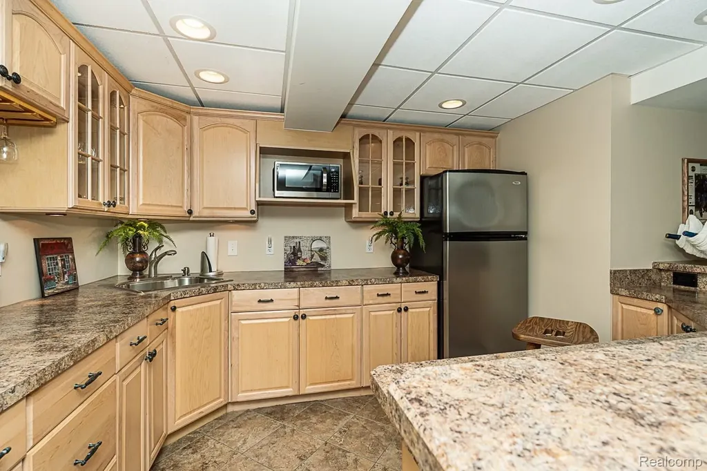 1815 Ring Neck Drive Rochester City MI 48307
