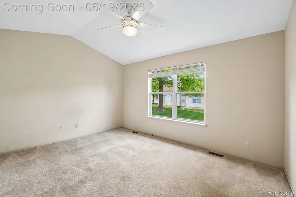 2053 Maplehurst Drive Commerce Charter Township MI 48390
