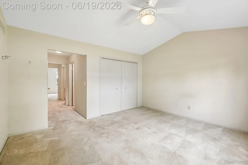 2053 Maplehurst Drive Commerce Charter Township MI 48390