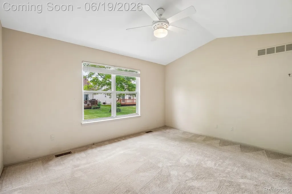 2053 Maplehurst Drive Commerce Charter Township MI 48390