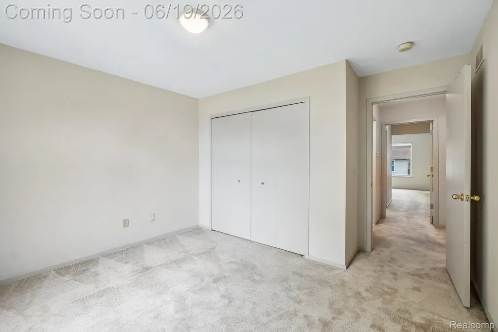 2053 Maplehurst Drive Commerce Charter Township MI 48390