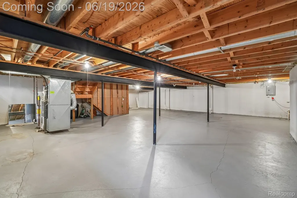 2053 Maplehurst Drive Commerce Charter Township MI 48390