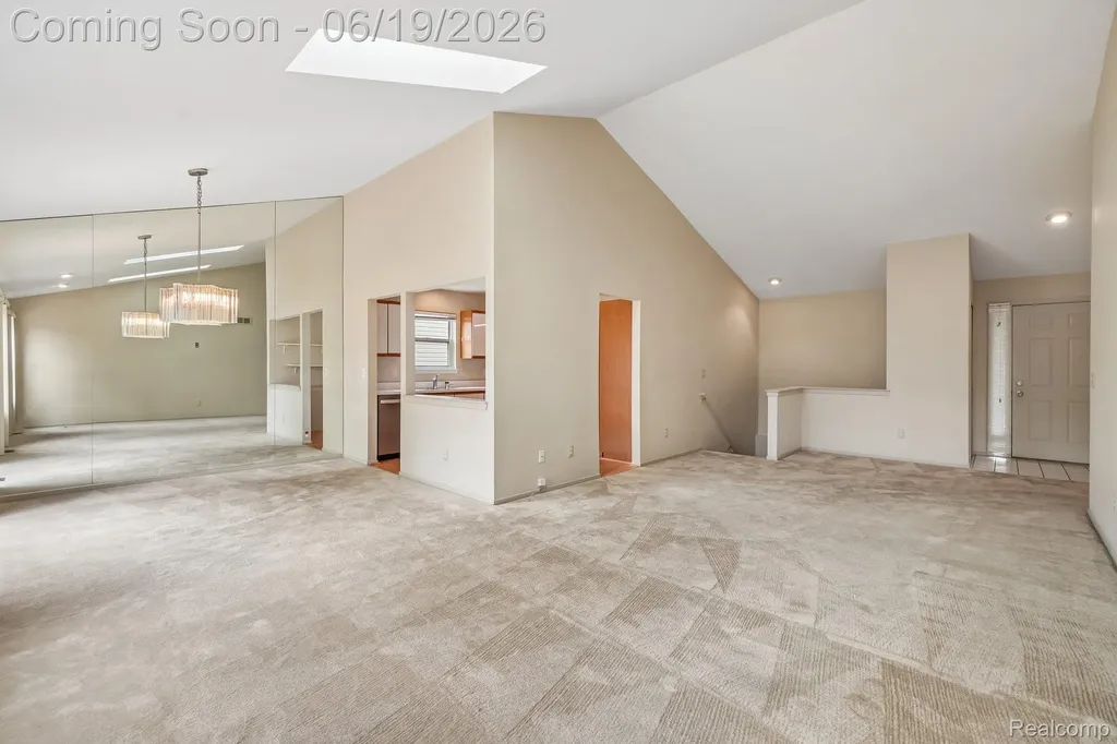 2053 Maplehurst Drive Commerce Charter Township MI 48390