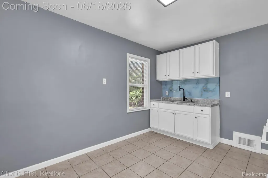 19963 Goulburn Street Detroit City MI 48205