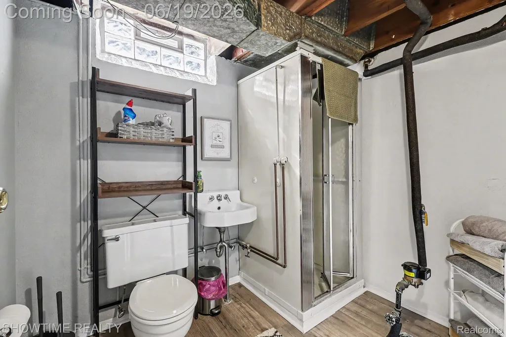 1955 Catalpa Drive Berkley City MI 48072