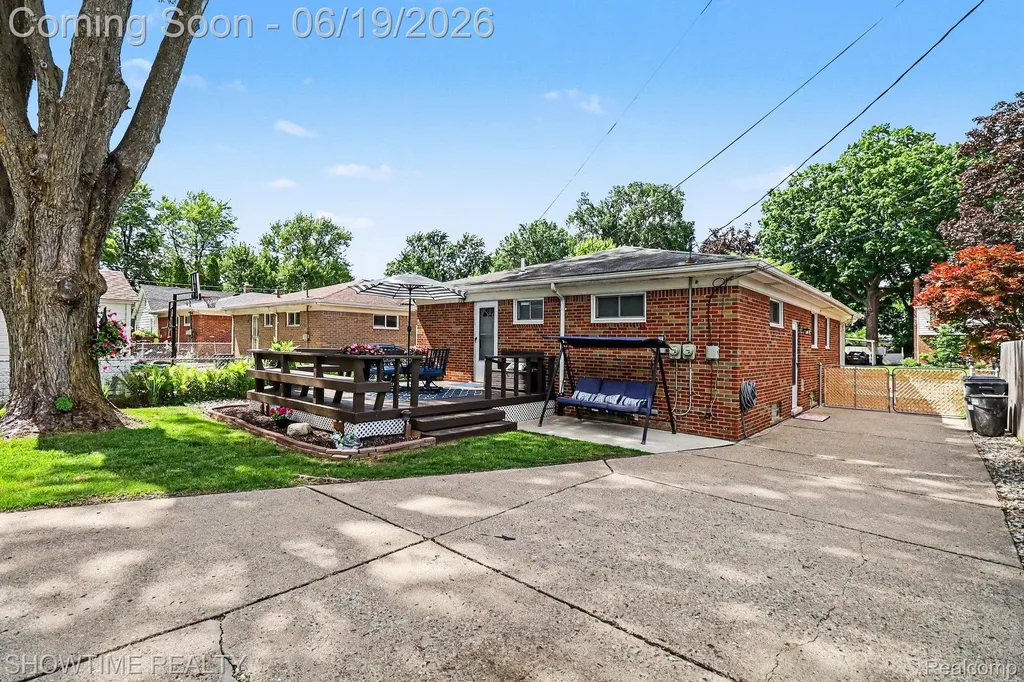 1955 Catalpa Drive Berkley City MI 48072