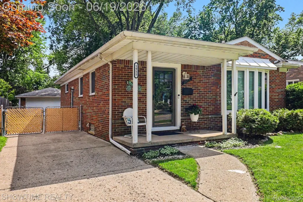 1955 Catalpa Drive Berkley City MI 48072