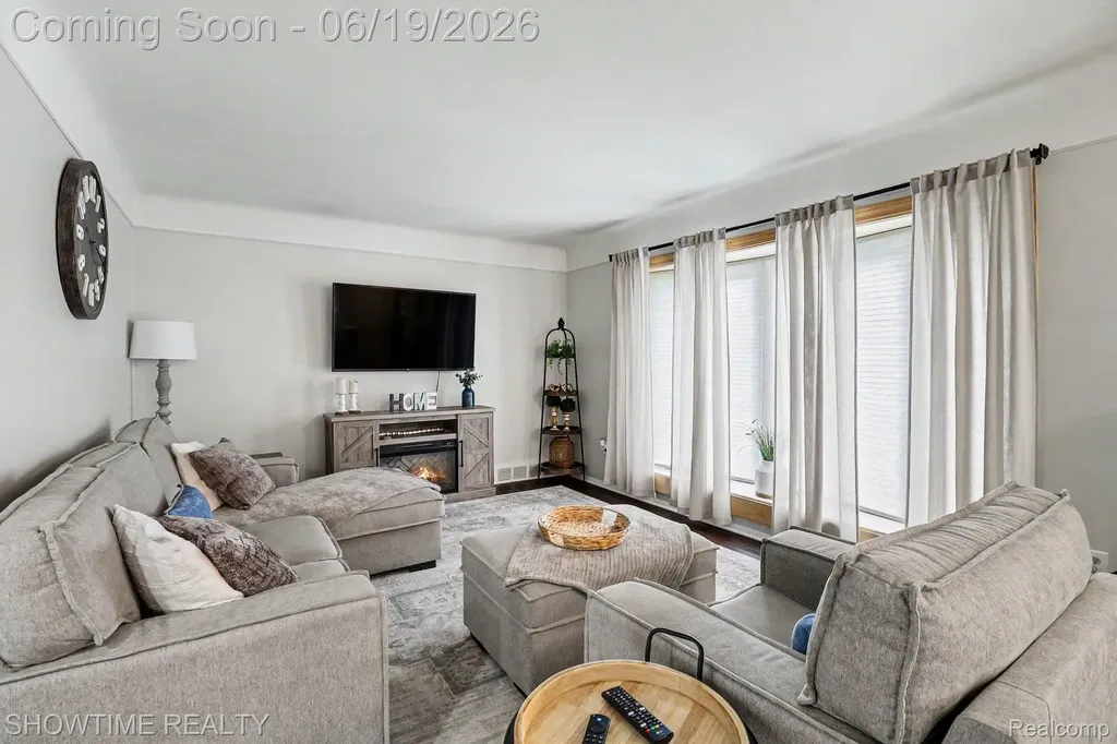 1955 Catalpa Drive Berkley City MI 48072