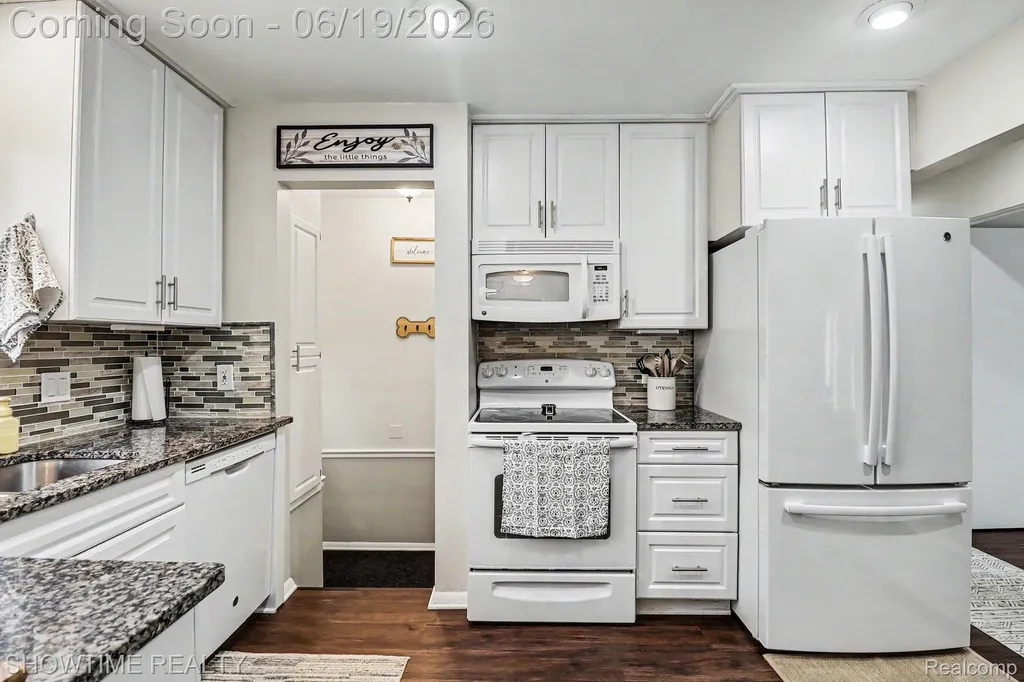 1955 Catalpa Drive Berkley City MI 48072