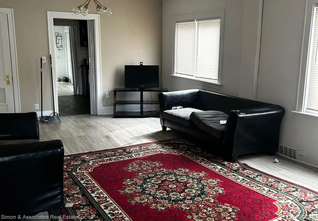 1520 E Oakland Avenue Lansing City MI 48906