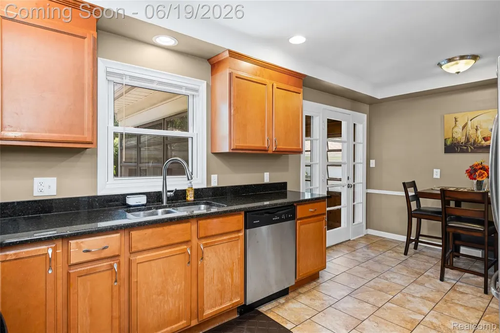 20300 Sunnyside Street St. Clair Shores City MI 48080