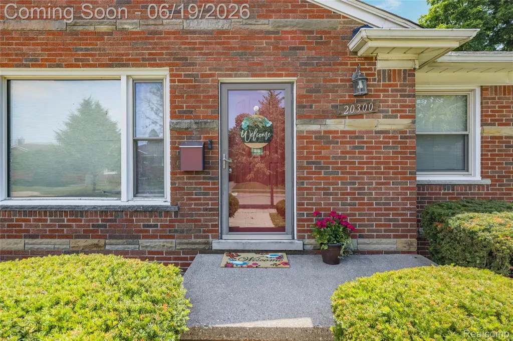 20300 Sunnyside Street St. Clair Shores City MI 48080