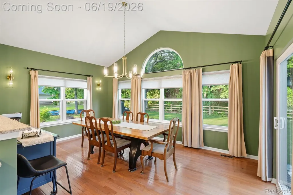 9001 Van Dusen Court Green Oak Township MI 48178