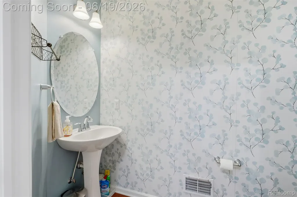9001 Van Dusen Court Green Oak Township MI 48178