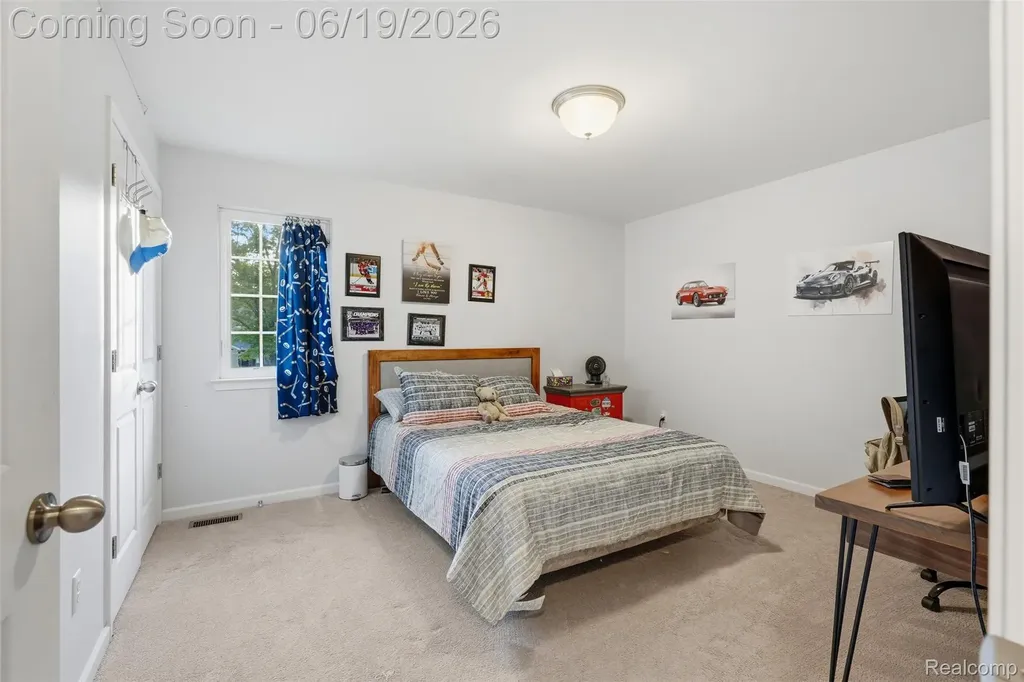 9001 Van Dusen Court Green Oak Township MI 48178