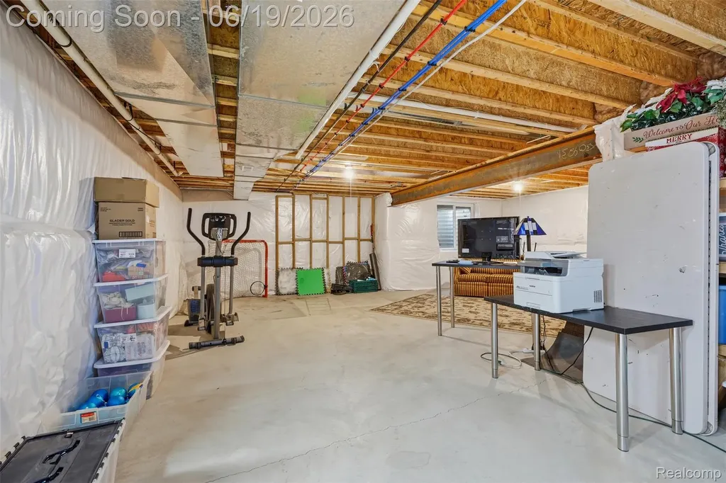 9001 Van Dusen Court Green Oak Township MI 48178